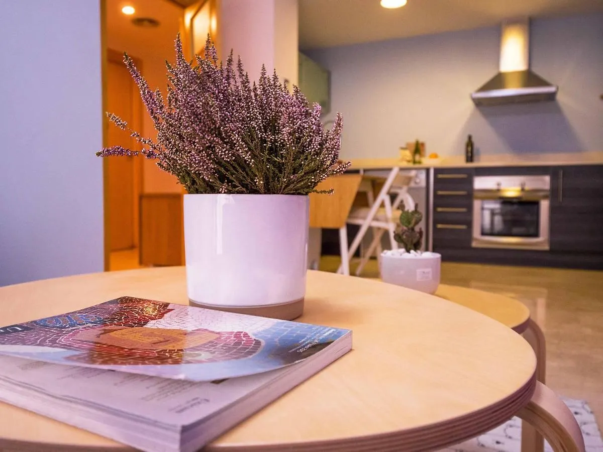 아파트 Two Bedroom Stylish Studio, 5 Minutes Walk From The Beach 료렛 드 마르 스페인