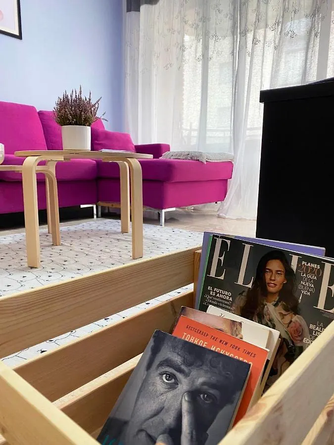 Two Bedroom Stylish Studio, 5 Minutes Walk From The Beach 료렛 드 마르 아파트