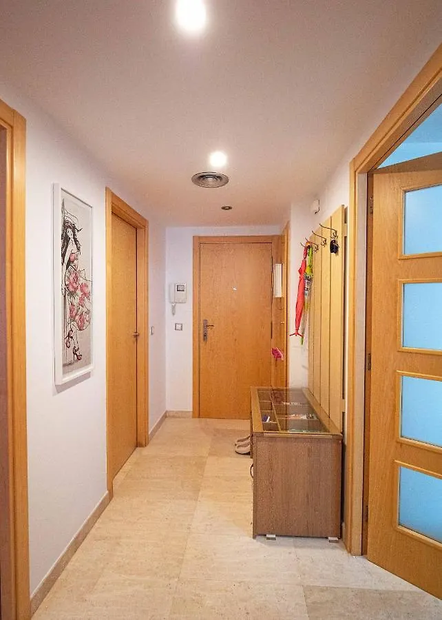 Two Bedroom Stylish Studio, 5 Minutes Walk From The Beach 료렛 드 마르 0*,